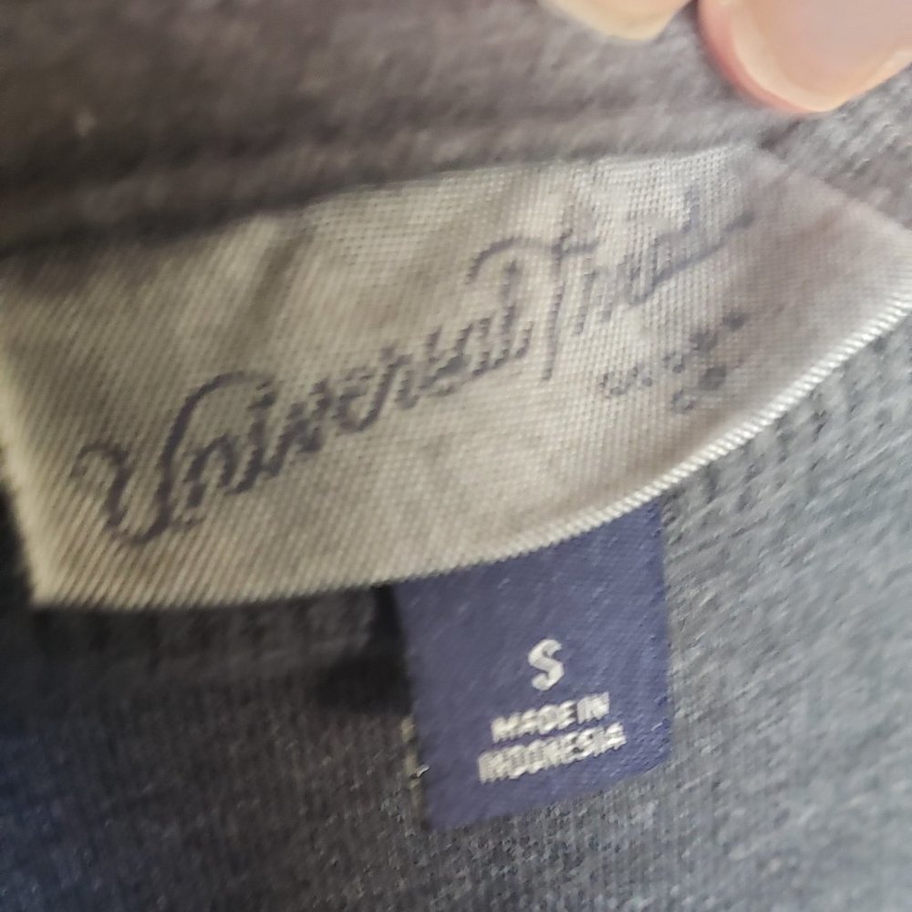 Universal Thread Sweatshirt - Picture 2 of 3